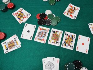 Sức mạnh cù lũ trong game bài poker